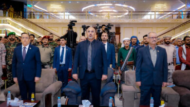 صورة الرئيس الزُبيدي يشهد فعالية تأبين فقيد الوطن المناضل البطل اللواء صالح السيد