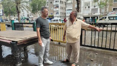 صورة الجاوي يشرف على شفط مياه الأمطار في شوارع مديرية المعلا