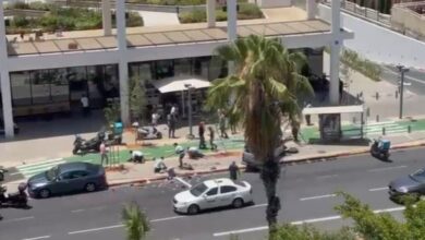 صورة دهس وإطلاق نار في تل أبيب.. سقوط 10 مصابين ومقتل منفذ الهجوم