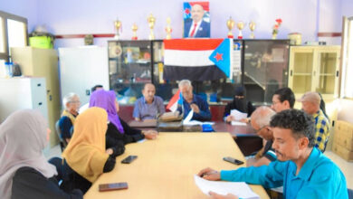 صورة تنفيذية انتقالي الشيخ عثمان تعقد اجتماعا مشتركا مع اللجان المحلية للمجلس بمراكز المديرية