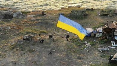 صورة “الأفعى” الأوكرانية إلى حضن كييف مجددا.. لافتة وأمل