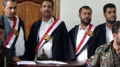 صورة اتهامات للحوثيين بتعطيل المحاكم وإلحاق قضاة بدورة طائفية