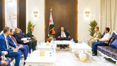 صورة الرئيس الزُبيدي يطّلع على الصعوبات التي تواجه مصلحة الأحوال المدنية والسجل المدني