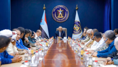 صورة الرئيس الزُبيدي يرأس اجتماعا للهيئة الإدارية للجمعية الوطنية