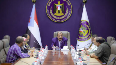 صورة اللواء بن بريك يلتقي عدداً من أعضاء الجمعية الوطنية من العاصمة عدن