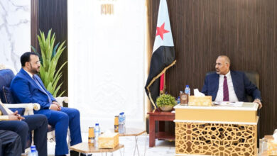 صورة الرئيس الزُبيدي يطّلع على نشاط وزارة الأشغال العامة والطرق
