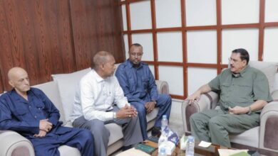 صورة مدير أمن العاصمة عدن يلتقي السفير الصومالي 