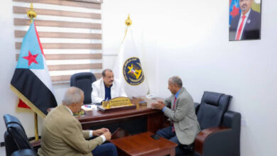 صورة نائب رئيس المجلس الانتقالي يلتقي رئيس الهيئة الوطنية ببريطانيا في العاصمة عدن