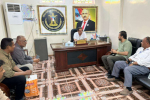 صورة رئيس انتقالي لحج يطلع على سير حملة التحصين ضد الحصبة في المحافظة