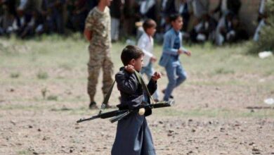 صورة مليشيا الحوثي تواصل تجنيد الأطفال وإرسالهم إلى جبهات القتال