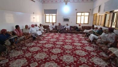 صورة الشيخ حسن الجابري يترأس إجتماع بقيادات الهبة الحضرمية بالوادي والصحراء لتدارس الأوضاع الراهنة