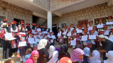 صورة تكريم الطلاب المتفوقين في مدرسة الزند الأساسية بمديرية الضالع