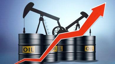 صورة النفط يرتفع بدعم تخفيضات الإمدادات
