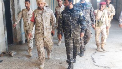 صورة قائد الشرطة العسكرية في العاصمة عدن يزور معسكر قوات حرس المنشآت