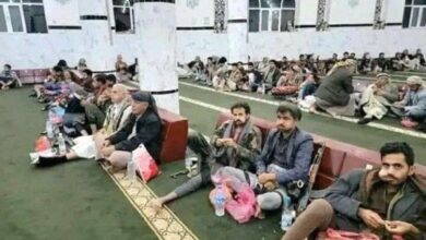 صورة خطب الكراهية تدفع سكاناً في صنعاء وإب إلى مغادرة المساجد
