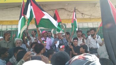 صورة بمسيرة حاشدة .. لودر تحتفي بذكرى ثورة 14أكتوبر وتتضامن مع الشعب الفلسطيني