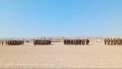 صورة قوات دفاع شبوة تحتفي بتخرج الدفعة الخامسة من اللواء الثاني 