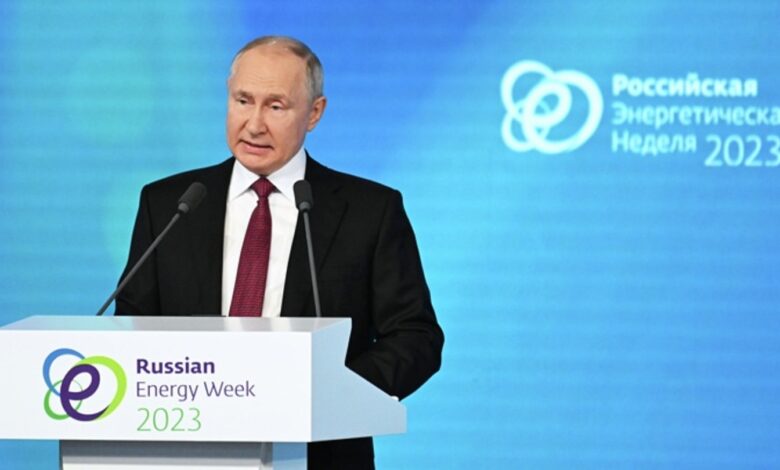 Президент РФ В. Путин выступил на пленарном заседании форума "РЭН 2023"
