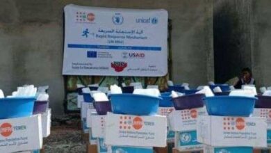 صورة توزيع مساعدات على 500 أسرة متضررة في سقطرى