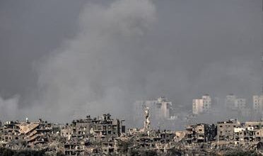 صورة قصف إسرائيلي مكثف على قطاع غزة.. جواً وبراً وبحراً