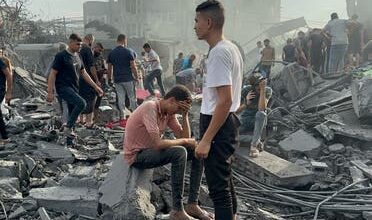 صورة تواصل القصف الإسرائيلي على غزة.. واشتباكات عنيفة شمال القطاع