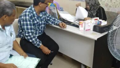 صورة مدير مكتب الصحة والسكان في مديرية التواهي يتفقد المنشآت الصحية الخاصة بالمديرية