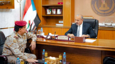 صورة الرئيس الزُبيدي يطّلع على جهود قيادة وزارة الدفاع لتعزيز قدرات منتسبي المؤسسة العسكرية