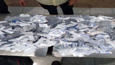 صورة ضبط شحنة أدوية مهربة في مطار عدن الدولي