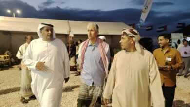 صورة الثقلي والمنهالي يزوران مهرجان بامبارك للتراث الثقافي الأول بسقطرى