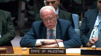 صورة وزير الخارجية الفلسطيني يرحب بقرار محكمة العدل