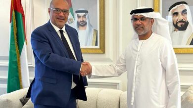 صورة وزير التخطيط يبحث مع السفير الإماراتي تعزيز التعاون الثنائي