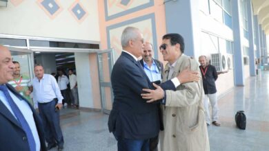 صورة رئيس مركز البحوث ودعم القرار يستقبل الإعلامي والأكاديمي المغربي توفيق جزوليت بمطار العاصمة عدن