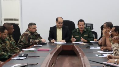 صورة مدير عام دارسعد يرأس الاجتماع الدوري للجنة الأمنية بالمديرية