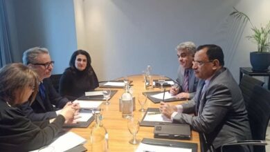 صورة الوزير السقطري يبحث مع سفير بعثة الاتحاد الأوروبي تداعيات انعدام الأمن الغذائي