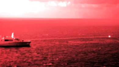 صورة وزير الدفاع البريطاني: تصدينا لأكبر هجوم حوثي في البحر الأحمر