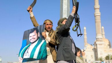 صورة صحيفة دولية: خبراء من إيران وحزب الله يساعدون في توجيه هجمات الحوثيين باليمن