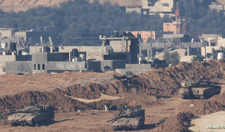 israeli army tanks manoeuvre in gaza