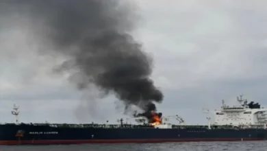 صورة بريطانيا: الهجوم الحوثي المتهور على السفينة “روبيمار” يهدد بكارثة في البحر الأحمر