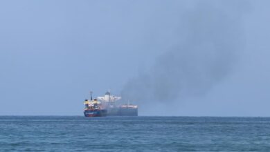 صورة وكالة أمريكية: تسرب النفط والأسمدة نتيجة غرق روبيمار يسلط الضوء على خطورة هجمات الحوثيين على البحر الأحمر