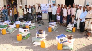 صورة برعاية الرئيس الزُبيدي .. انتقالي حالمين يدشن توزيع السلال الغذائية لأسر الشهداء بالمديرية 
