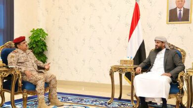 صورة المحرّمي يبحث مع وزير الدفاع التطورات العسكرية وسبل تعزيز اليقظة والجاهزية