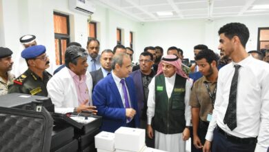 صورة افتتاح مشروع مختبرات الصيدلة والحقوق جامعة عدن