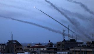 194 074405 israel iran war attacks missiles 700x400