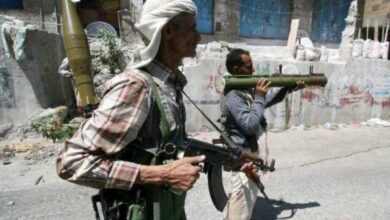 صورة اندلاع اشتباكات مسلحة بين عناصر مليشيا الاخوان في تعز اليمنية