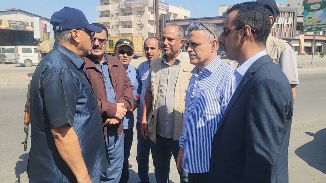 صورة تدشين مشروع إعادة تأهيل شارع الخمسين بمديرية المنصورة