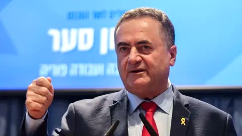 صورة وزير الدفاع الإسرائيلي يهدد الحوثيين: سيدفعون ثمنا باهظا